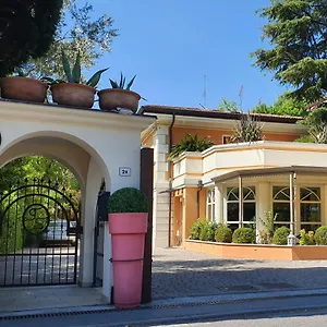 La Desenzano Bed & Breakfast