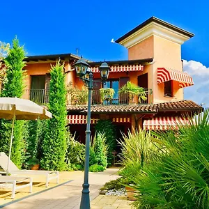  לינה וארוחת בוקר Desenzano Paradise